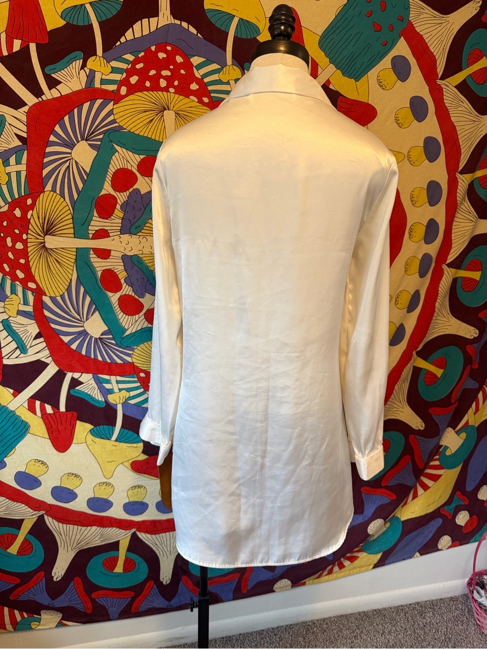 Silky White Satin Button-Up Shirt - Picture 4 of 5
